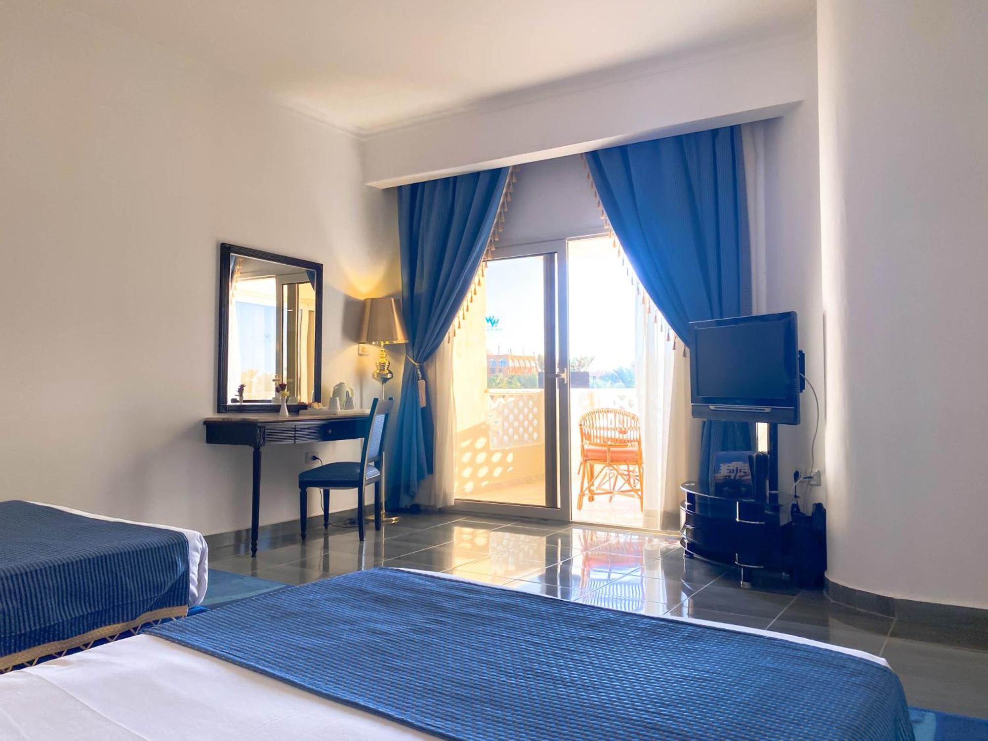 The Palace Beach Hotel Gurdaka Kültér fotó