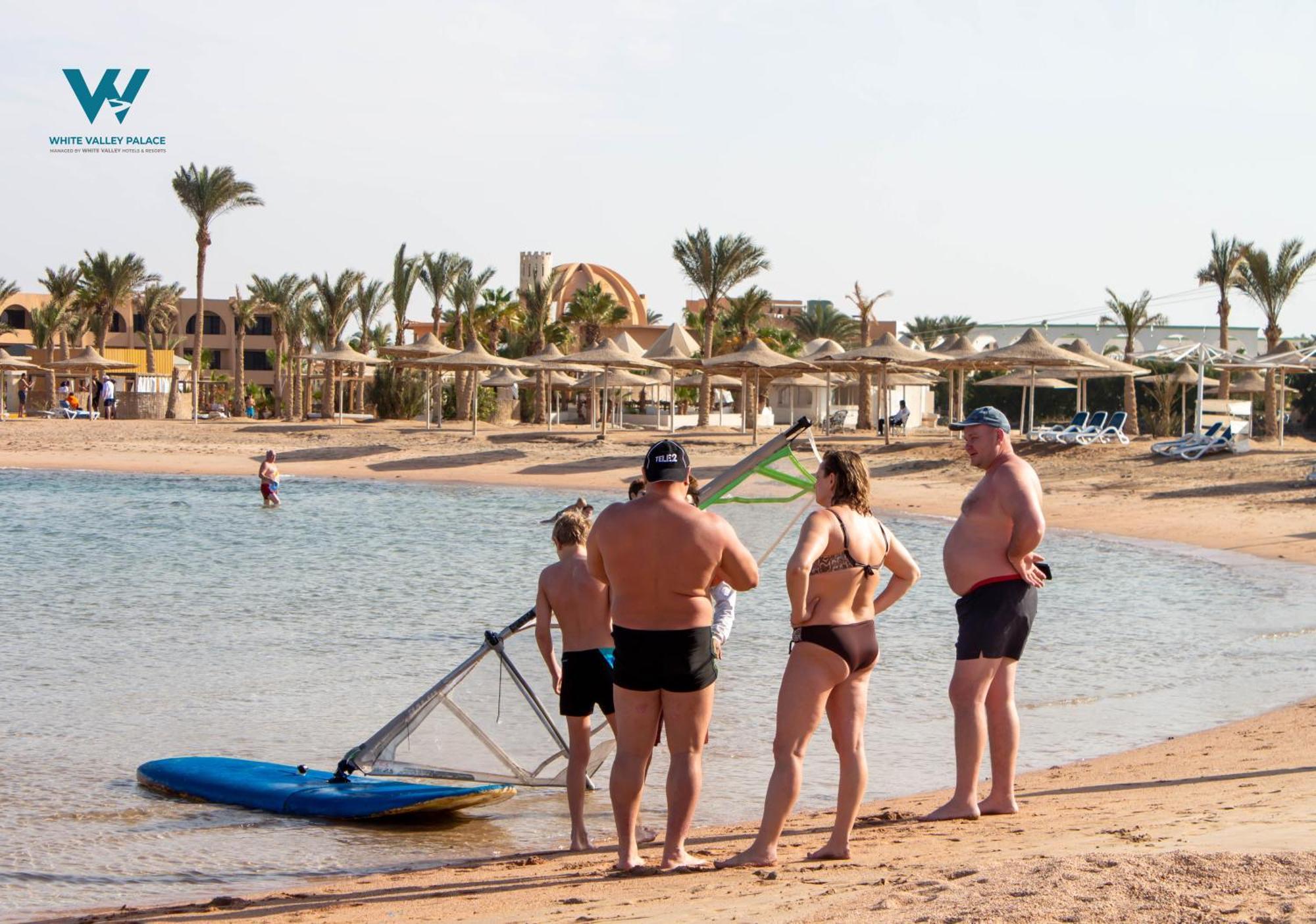 The Palace Beach Hotel Gurdaka Kültér fotó