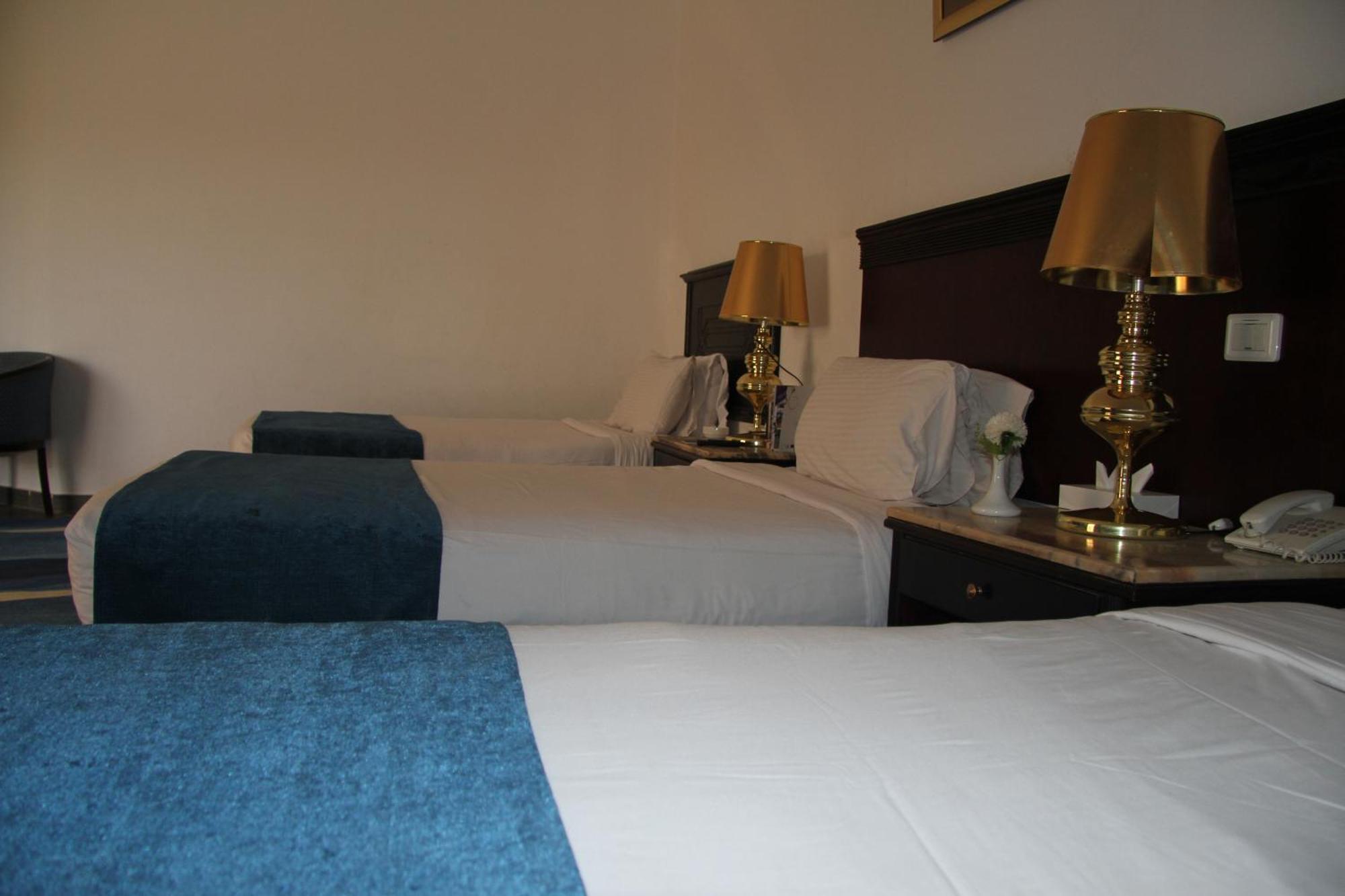 The Palace Beach Hotel Gurdaka Kültér fotó