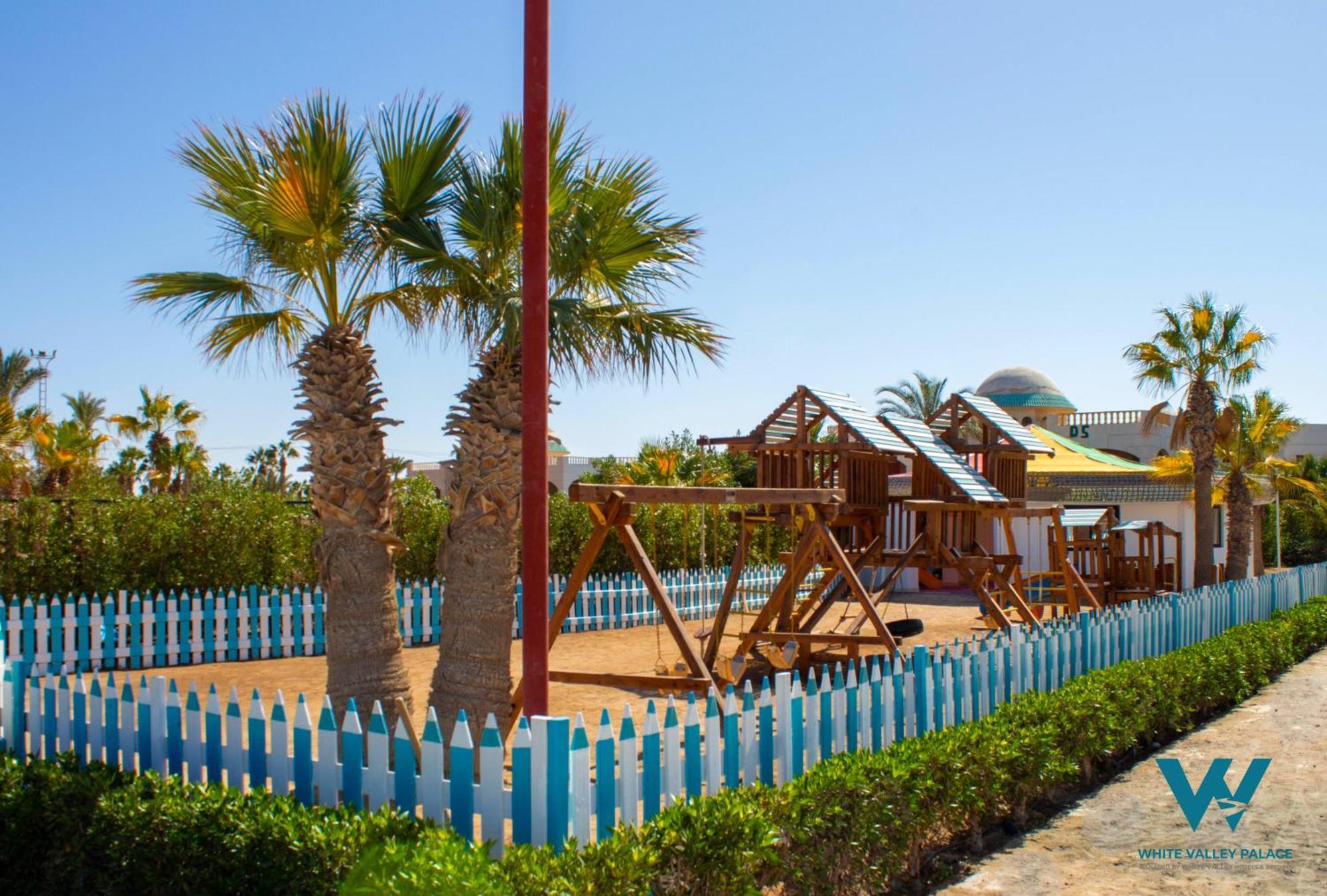 The Palace Beach Hotel Gurdaka Kültér fotó