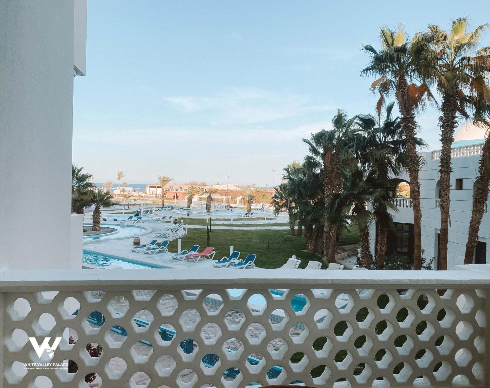The Palace Beach Hotel Gurdaka Kültér fotó