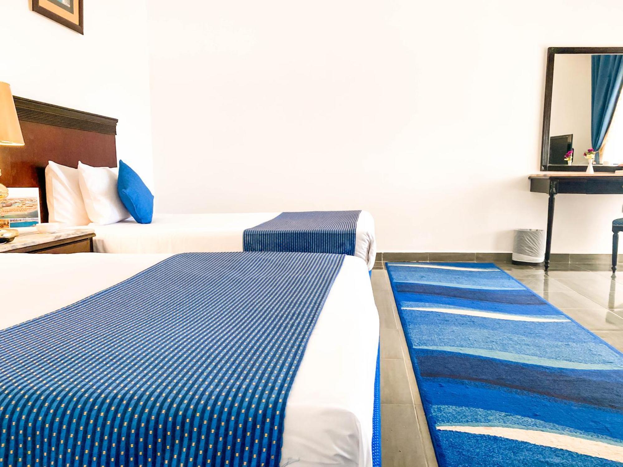 The Palace Beach Hotel Gurdaka Kültér fotó