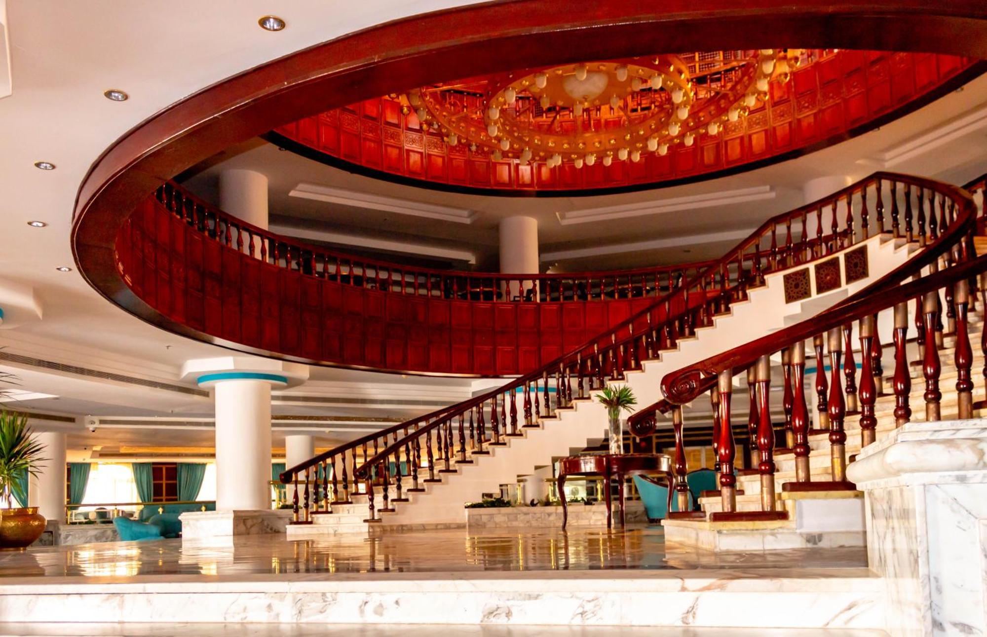 The Palace Beach Hotel Gurdaka Kültér fotó